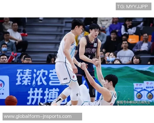 杨瀚森女友中秋晒幸福照与舞蹈视频祝福平安快乐引热议