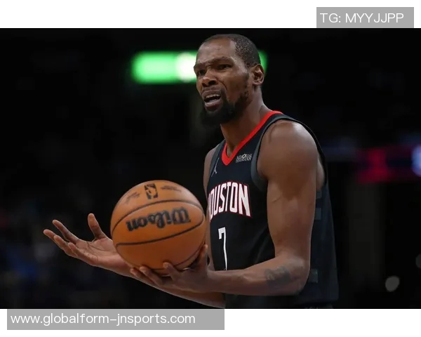 杜兰特呼吁队友主动创造机会不要总是依赖传球给他 杜兰特呼吁队友主动创造机会不要总是依赖传球给他