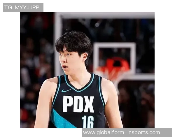 杨瀚森顺利通过脑震荡检查开拓者队士气恢复无碍继续征战