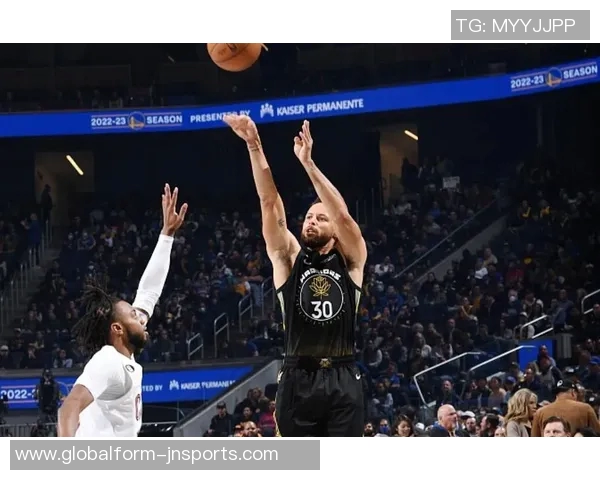 加兰表现低迷16投仅7中贡献16分1板8助2断罚球命中率惨淡正负值为负24 加兰表现低迷16投仅7中贡献16分1板8助2断罚球命中率惨淡正负值为负24